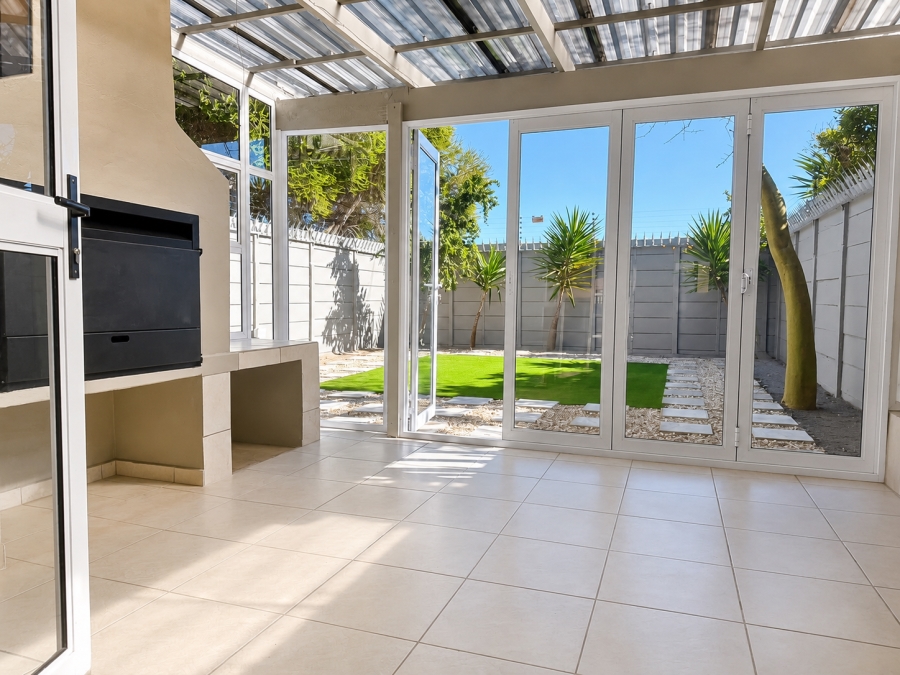 To Let 2 Bedroom Property for Rent in Blouberg Sands Western Cape